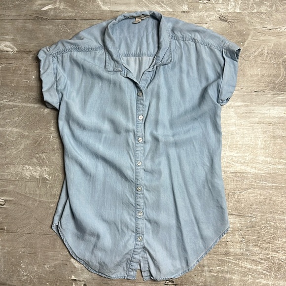 Women’s Denim Button Down Short Sleeve - Picture 1 of 4